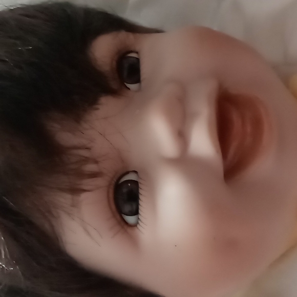 Geppeddo.....Cuddle Kids "Darcie Daisy" - Picture 3 of 17